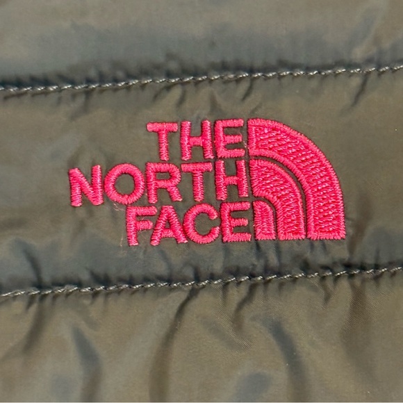The North Face Girls Dark Gray/hot Pink Reversible Mossbud Jacket Size M 10-12 - Picture 2 of 13